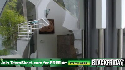 Milf Stepdaughter Seduced by Landlord for Free Rent During Holiday Bonanza