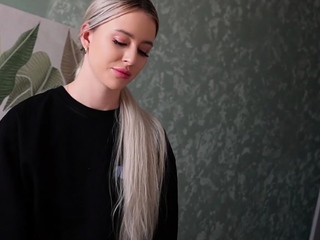 Babe with inborn bra-stuffers discovered stepsis’s porn.