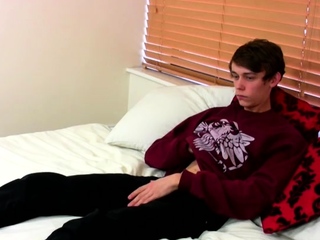 Bisexual Twink Works On His Dick Hard
