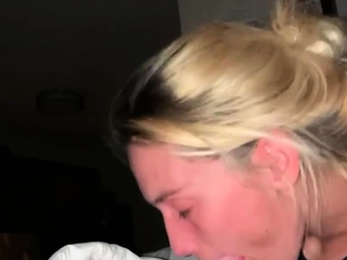Blonde Teen Amateur Blowjob and Cumshot