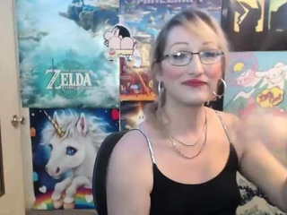 Cute amateur brunette naughty in solo jerking show on camera