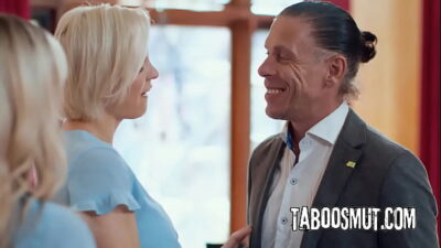 Her Naughty Self – Kenzie Taylor, Lilly Bell