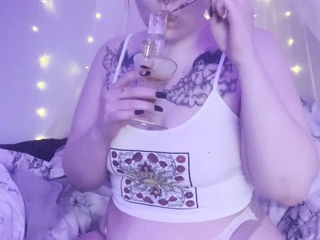 Leann amateur beautiful brunette with big boobs