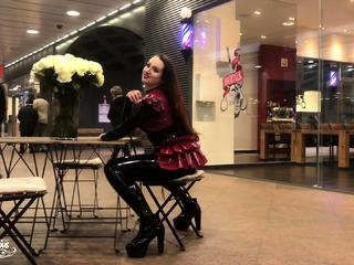 Real amateur teens give guys a blowjob in reality gangbang